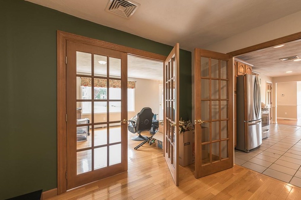 32 Cold Spring Dr, West Warwick RI  02893-3337 exterior