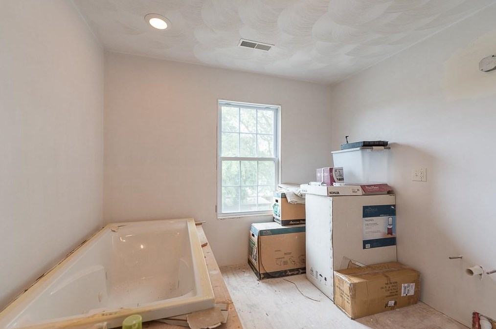 32 Cold Spring Dr, West Warwick RI  02893-3337 exterior