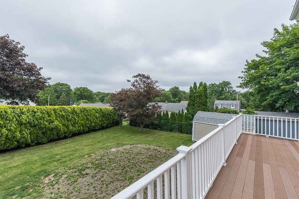 32 Cold Spring Dr, West Warwick RI  02893-3337 exterior