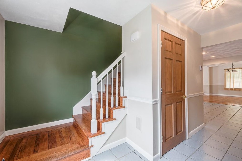 32 Cold Spring Dr, West Warwick RI  02893-3337 exterior