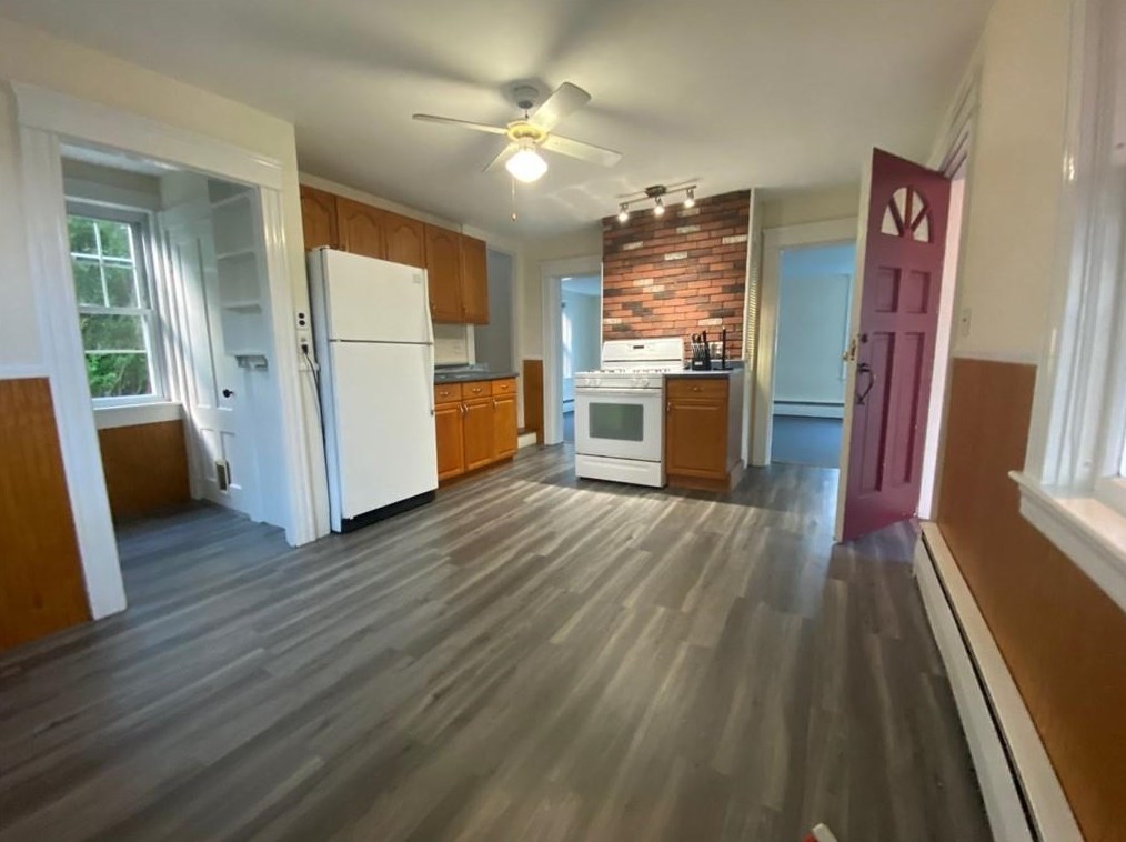 127 Dewolf Ave, Bristol RI  02809-3623 exterior