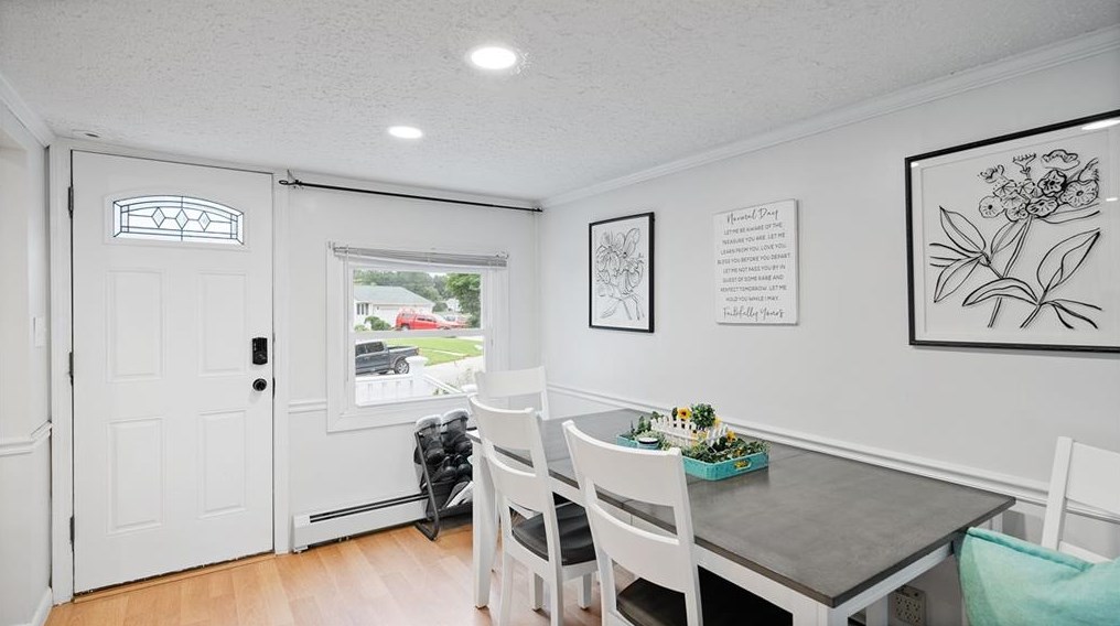 138 Scenic Dr, Cranston RI  02920-3142 exterior