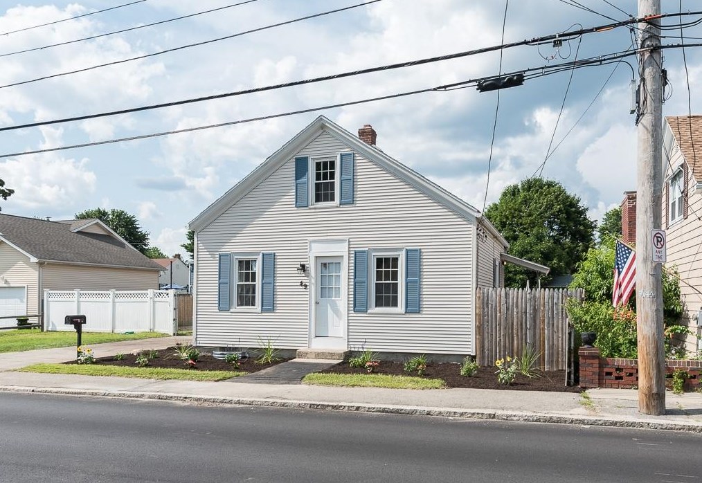 49 Randall St, Cranston RI  02920-5023 exterior