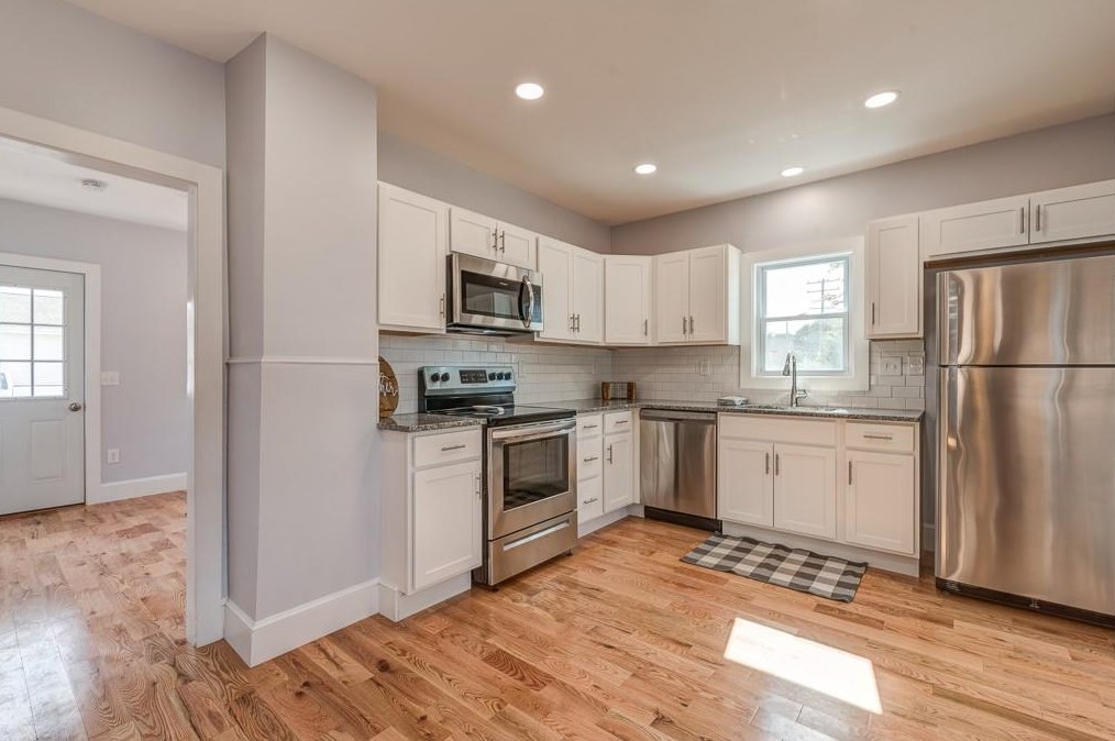 49 Randall St, Cranston RI  02920-5023 exterior