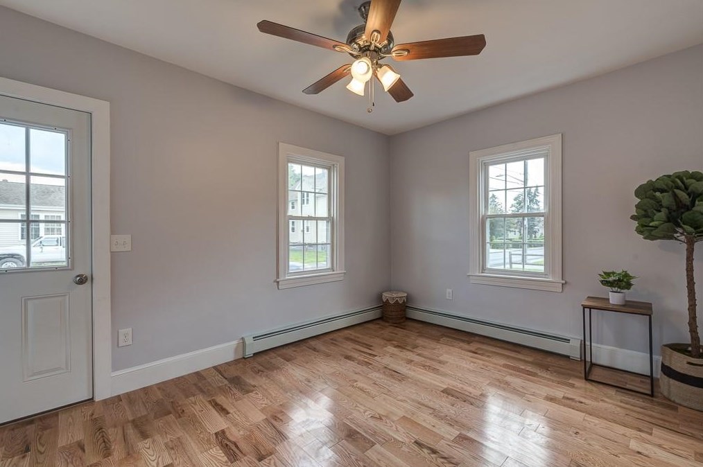 49 Randall St, Cranston RI  02920-5023 exterior