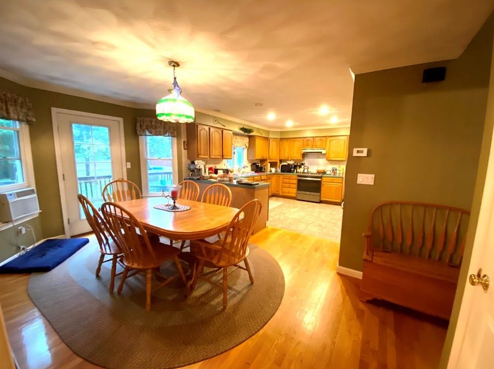 47 Lafayette Dr, Bristol RI  02809-5012 exterior