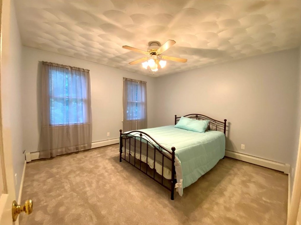 47 Lafayette Dr, Bristol RI  02809-5012 exterior