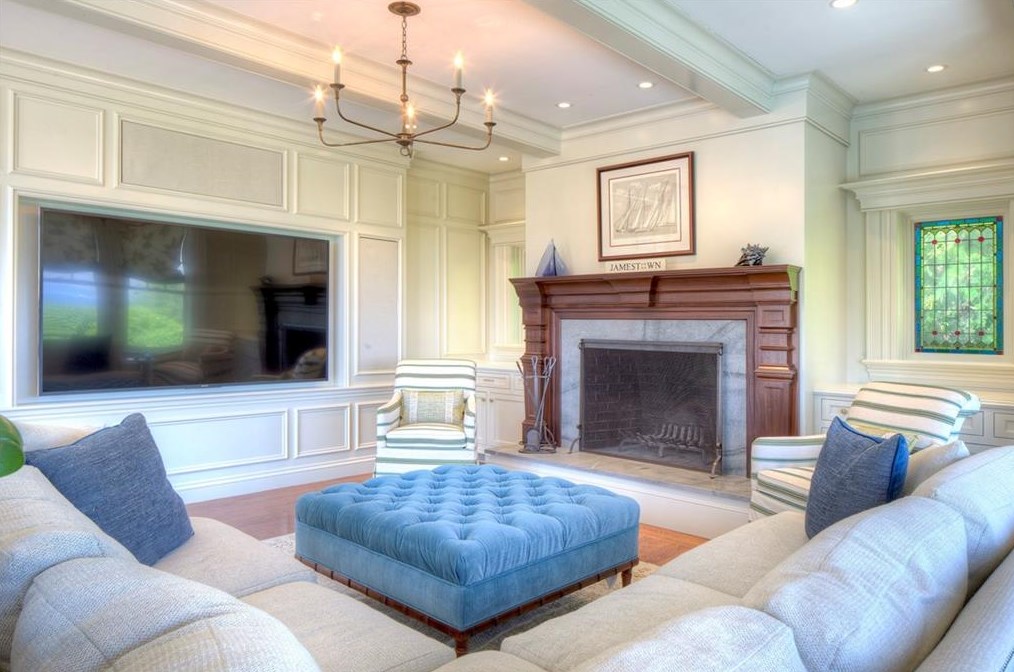 24 Orient Ave, Jamestown RI  02835-1834 exterior