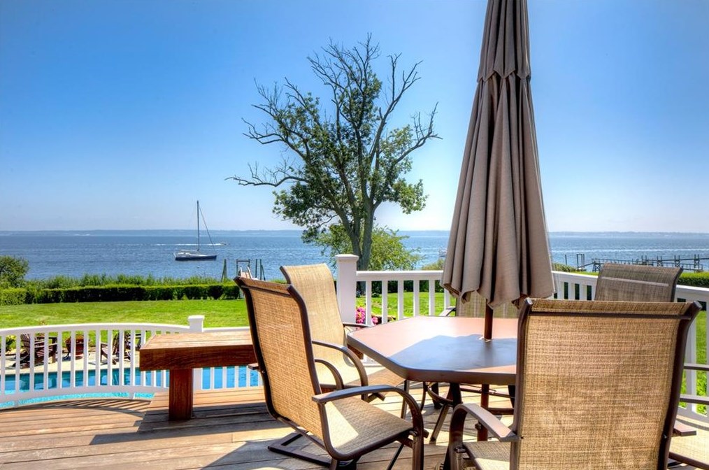 24 Orient Ave, Jamestown RI  02835-1834 exterior