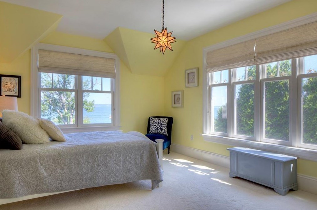 24 Orient Ave, Jamestown RI  02835-1834 exterior