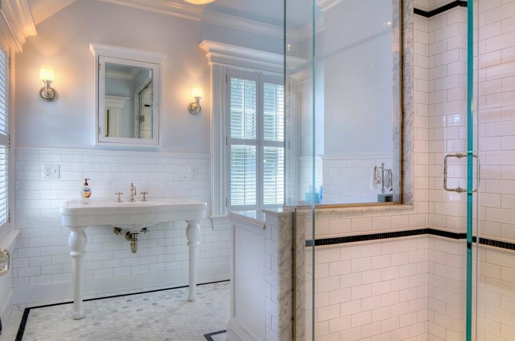 24 Orient Ave, Jamestown RI  02835-1834 exterior