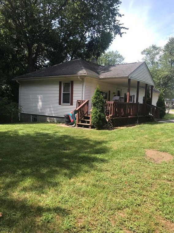 25 Muron Ave, Bellingham MA  02019-2117 exterior