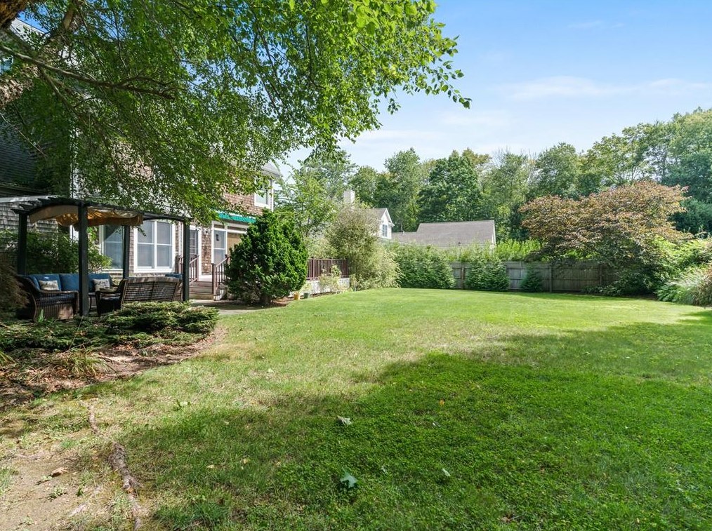 26 Griswold Ave, Bristol RI  02809-2927 exterior