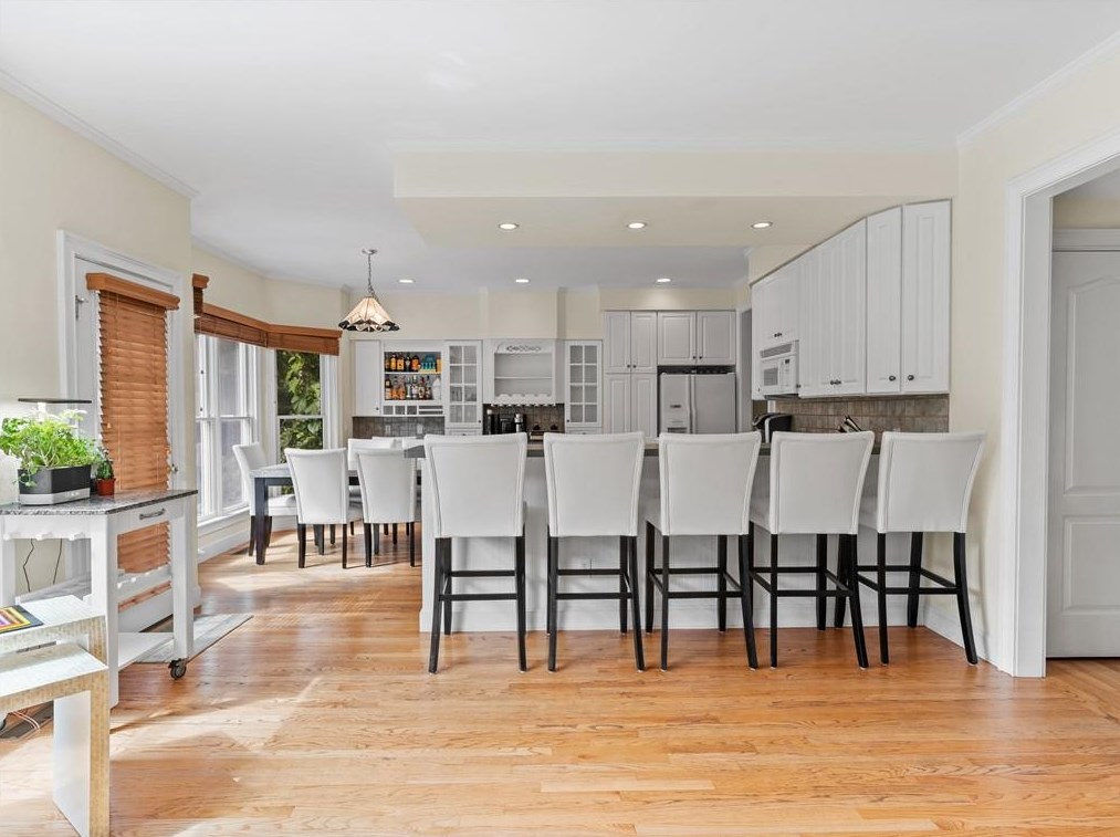 26 Griswold Ave, Bristol RI  02809-2927 exterior