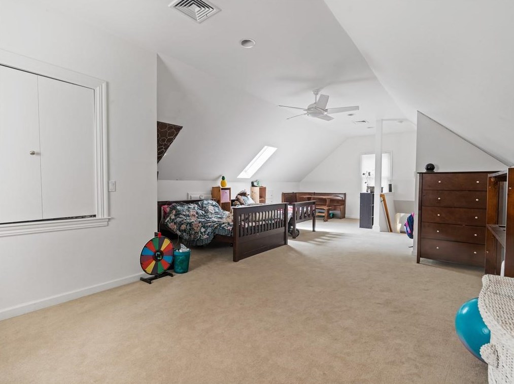 26 Griswold Ave, Bristol RI  02809-2927 exterior