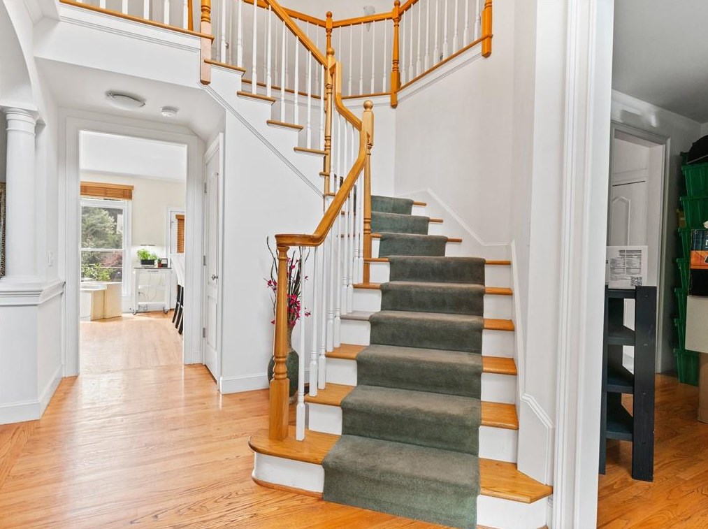 26 Griswold Ave, Bristol RI  02809-2927 exterior