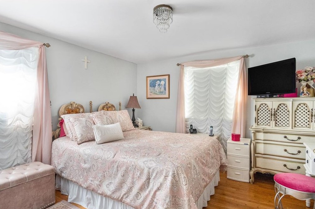 95 Hyde St, Cranston RI 02920-6315 exterior