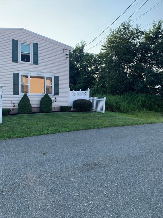 16 Pommenville St, Pawtucket RI  02861-4004 exterior