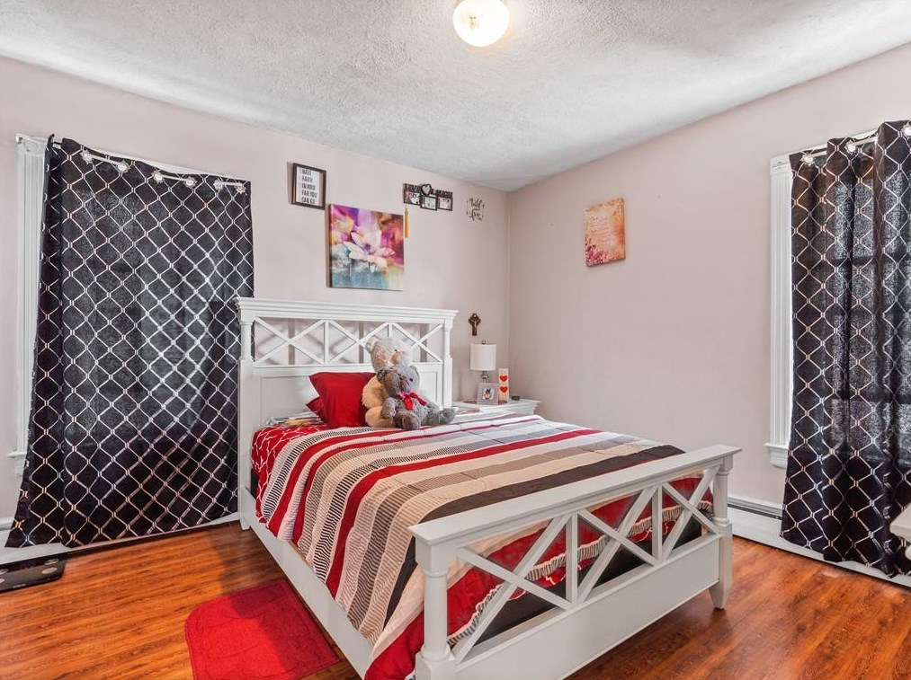 21 Hicks St, Pawtucket RI  02860-2731 exterior