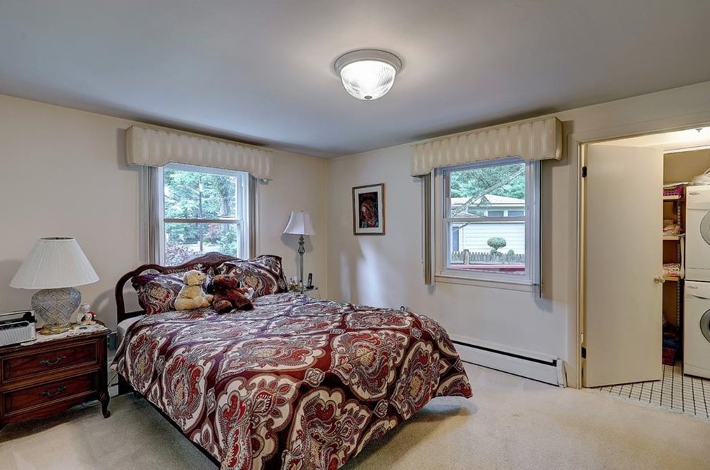 165 Belvedere Dr, Cranston RI 02920-3603 exterior