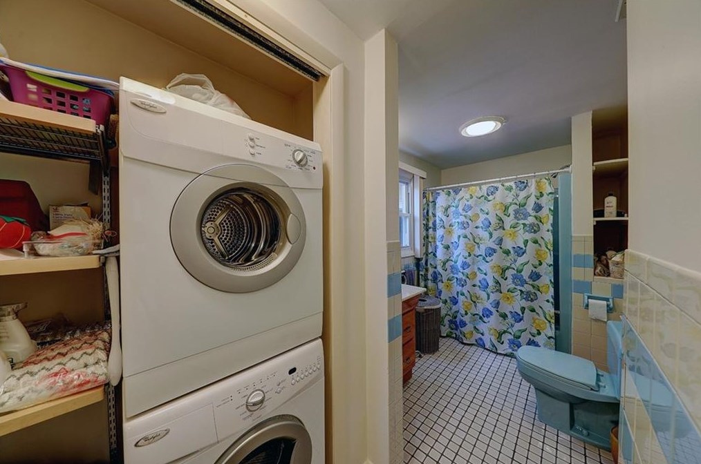 165 Belvedere Dr, Cranston RI 02920-3603 exterior