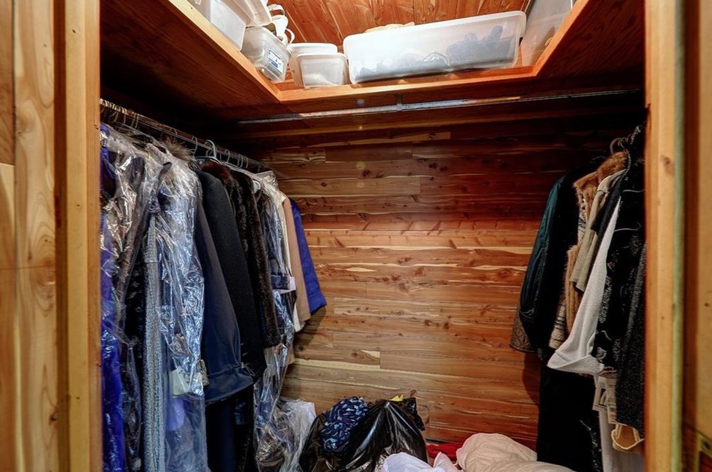 165 Belvedere Dr, Cranston RI 02920-3603 exterior