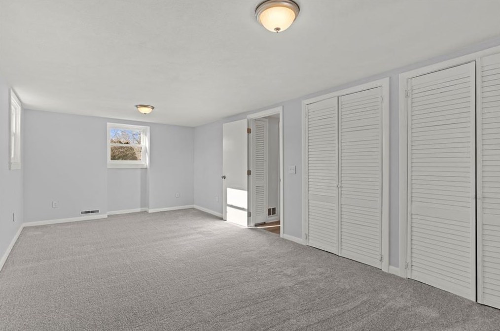 83 Jackson Flat Rd, Scituate RI  02831-1704 exterior