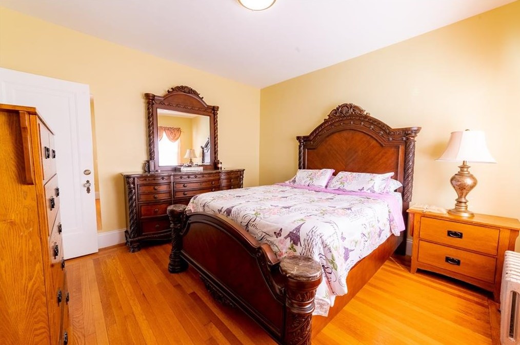 108 Burnside St, Cranston RI  02910-1732 exterior