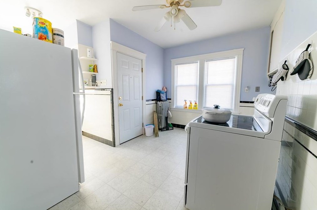 108 Burnside St, Cranston RI  02910-1732 exterior