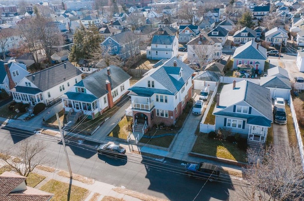 108 Burnside St, Cranston RI  02910-1732 exterior