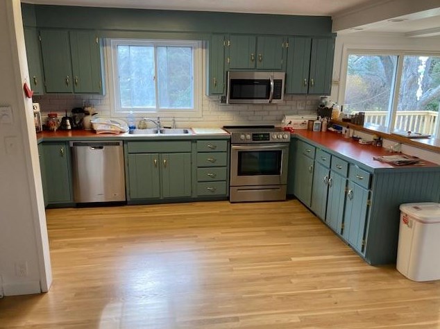 17 Stern St, Jamestown RI  02835-2667 exterior