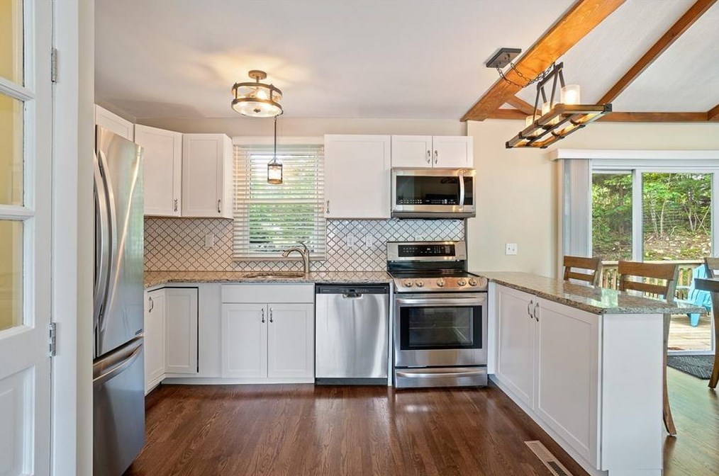 3 Gary St, Smithfield RI  02917-3221 exterior