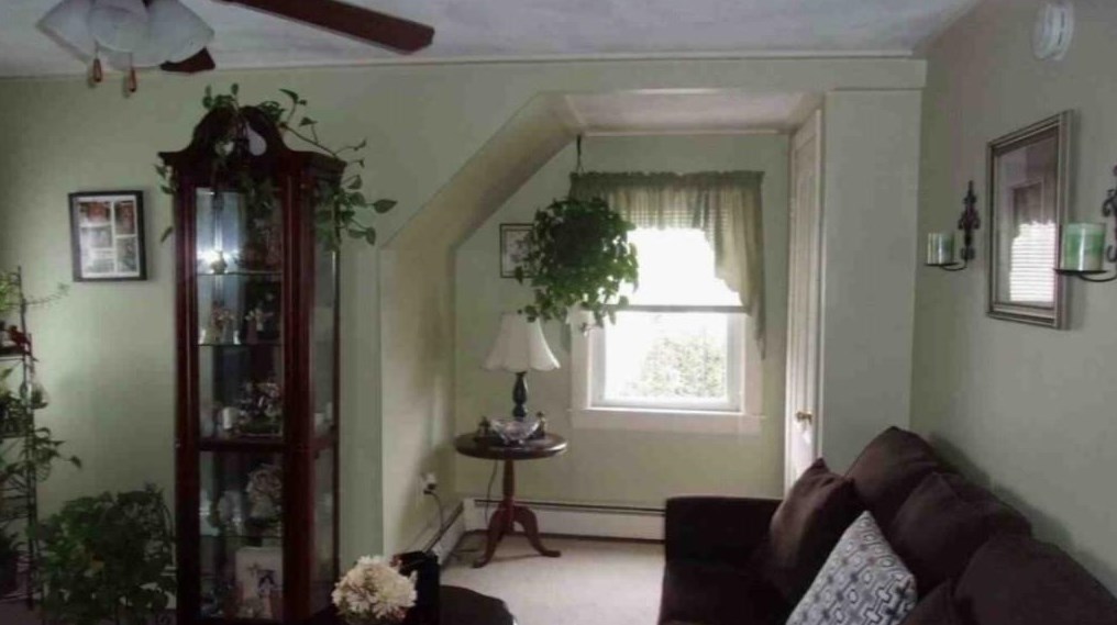 156 Yeoman Ave, Cranston RI 02920-2129 exterior