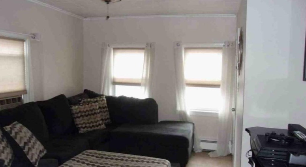 156 Yeoman Ave, Cranston RI 02920-2129 exterior