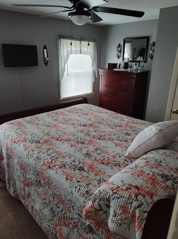 156 Yeoman Ave, Cranston RI 02920-2129 exterior