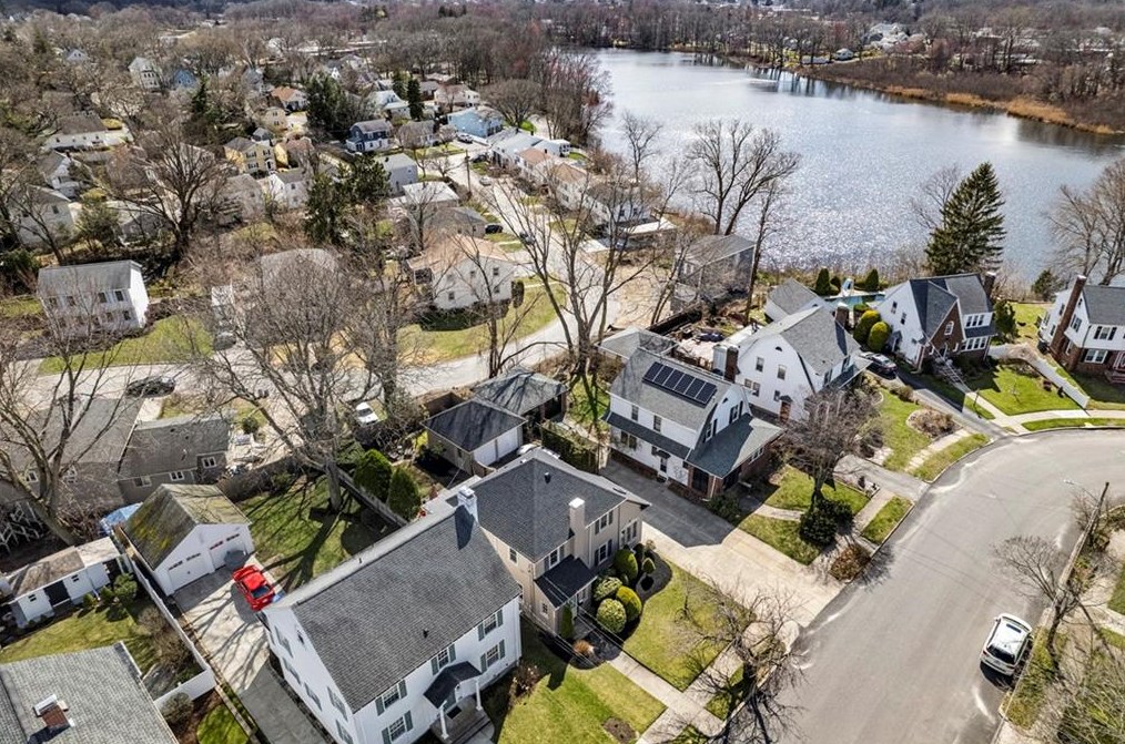 128 Shirley Blvd, Cranston RI 02910-3326 exterior