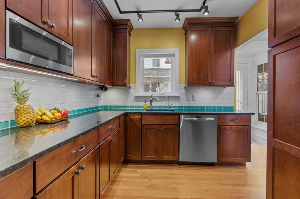 128 Shirley Blvd, Cranston RI 02910-3326 exterior