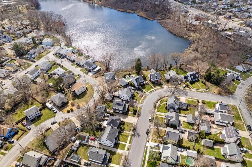 128 Shirley Blvd, Cranston RI 02910-3326 exterior