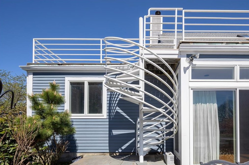 179 Taylor Rd, Portsmouth RI  02871-5416 exterior