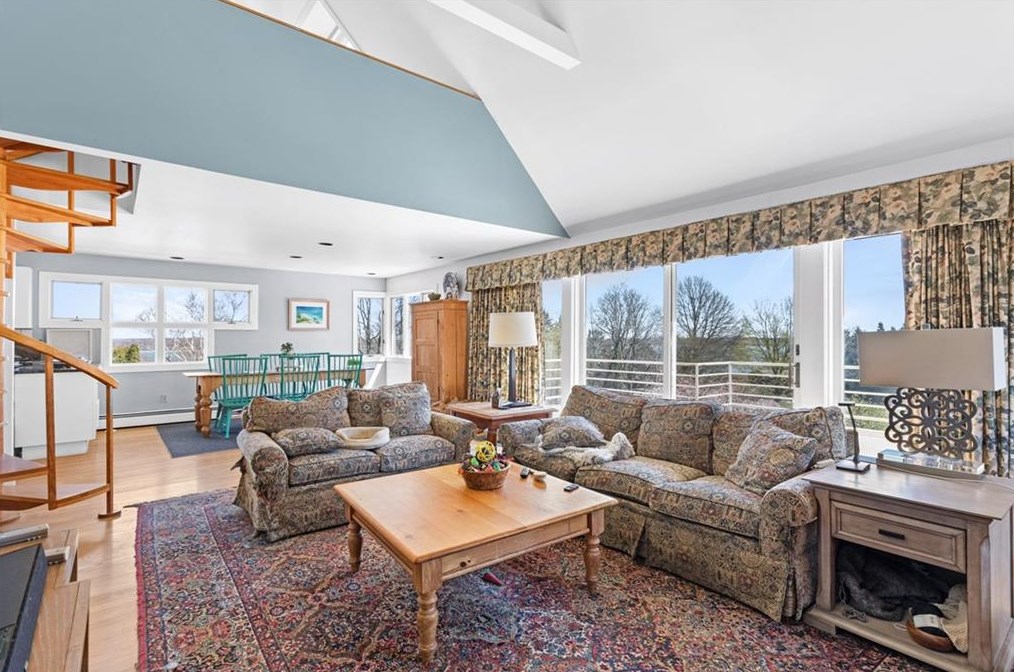 179 Taylor Rd, Portsmouth RI  02871-5416 exterior