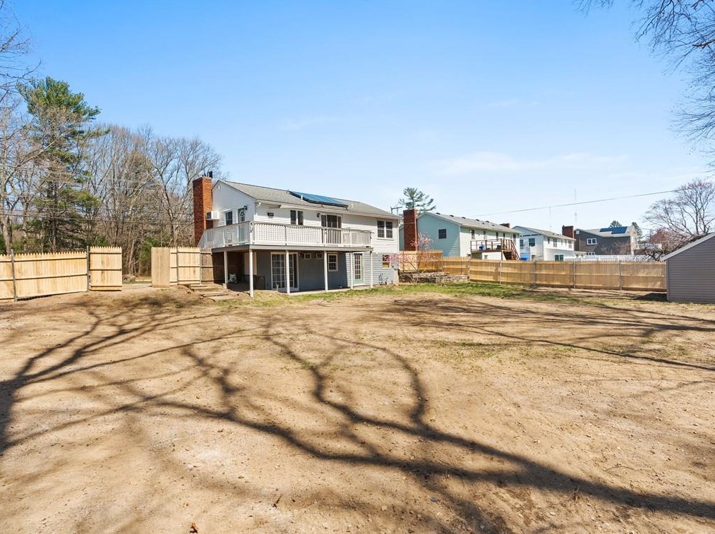 515 Forbes St, East Providence RI  02915-1610 exterior