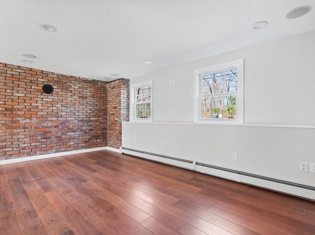 515 Forbes St, East Providence RI  02915-1610 exterior