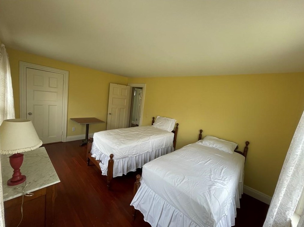 45 Woodlawn Ave, Bristol RI  02809-3009 exterior