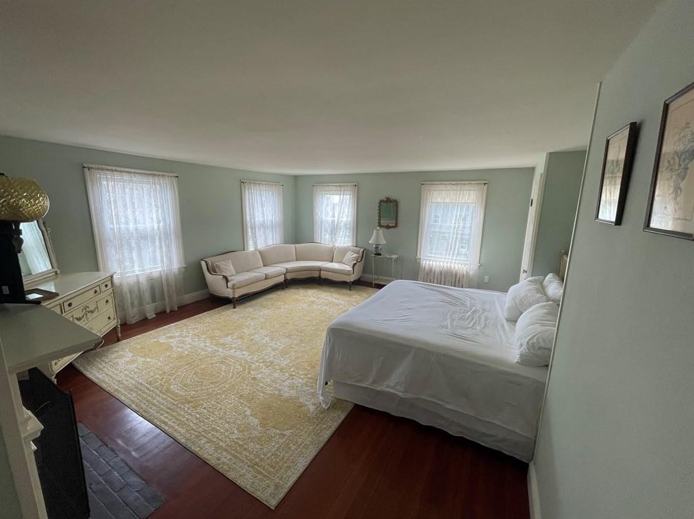 45 Woodlawn Ave, Bristol RI  02809-3009 exterior