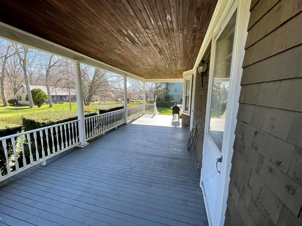 45 Woodlawn Ave, Bristol RI  02809-3009 exterior