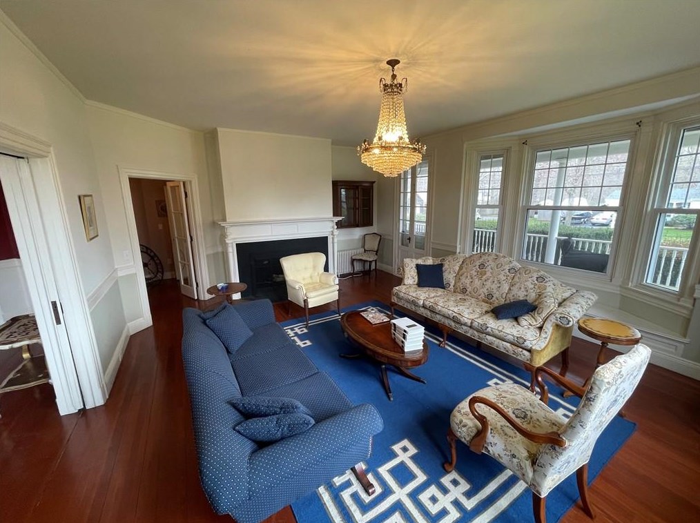 45 Woodlawn Ave, Bristol RI  02809-3009 exterior