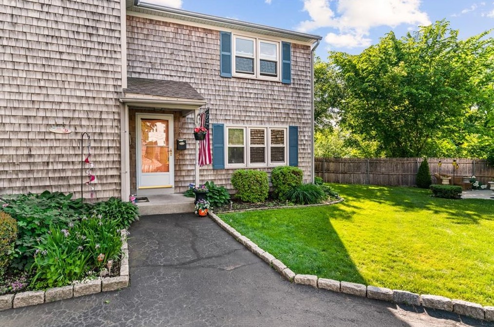 14 School St, West Warwick RI  02893-5319 exterior