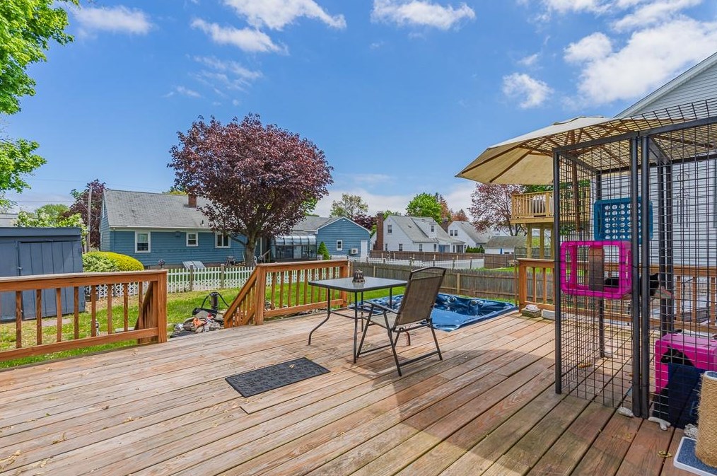 120 Frst Ave, Cranston RI 02910-5510 exterior