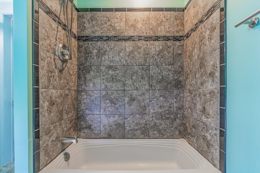 120 Frst Ave, Cranston RI 02910-5510 exterior