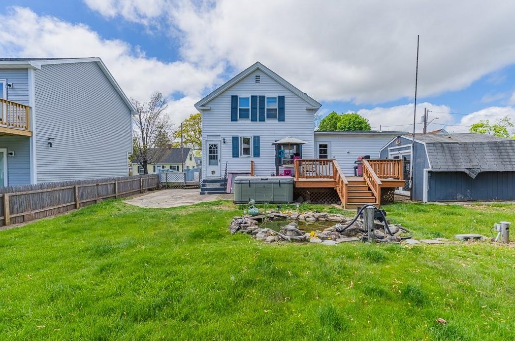 120 Frst Ave, Cranston RI 02910-5510 exterior